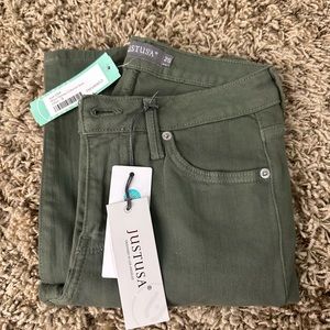 Olive Green skinny colored Jean JUSTUSA. Never been worn. Size 25
